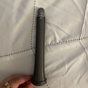 0.8 inch dyson long barrel rotates  both ways only used once